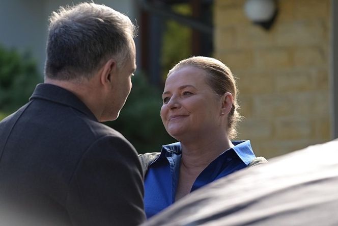 Pierwsza miłość odcinek 3950. Hubert (Rafał Szałajko), Paulina (Jowita Budnik)