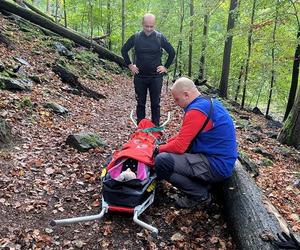 Wypadek na Ścieżce Hochbergów. Turystka ze złamaną nogą trafiła do szpitala