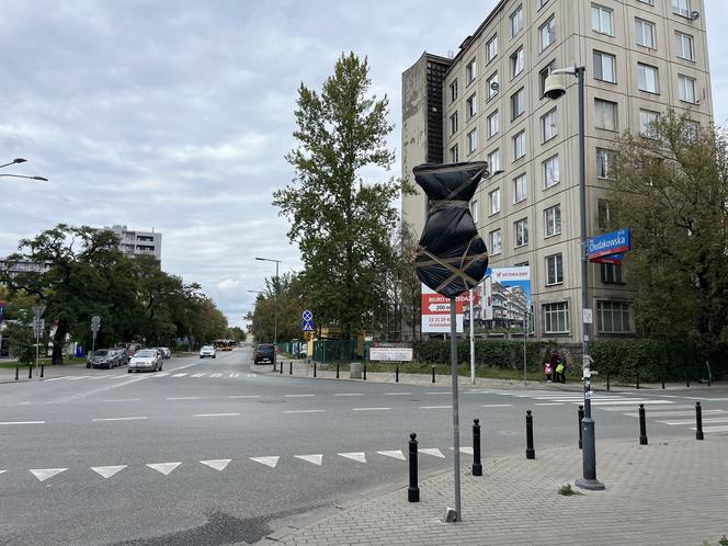 Na skrzyżowaniu Mińskiej i Chodakowskiej powstaje rondo
