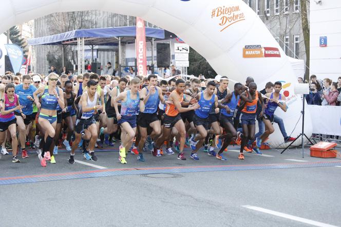 Warszawiacy pobiegli w maratonie