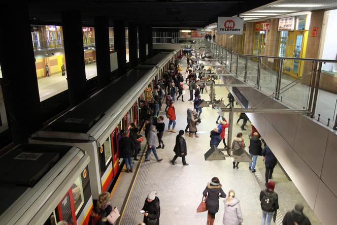 Metro kursuje od 25 lat