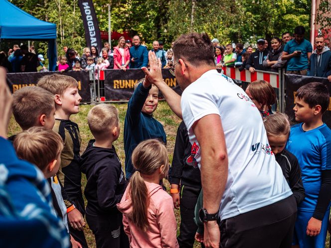 Runmageddon Kids rozgrzał Chorzów. 330 młodych zawodników pokonywało przeszkody