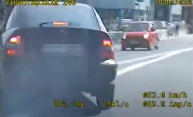 Efektowny pościg ulicami Torunia. Policjanci dorwali recydywistę