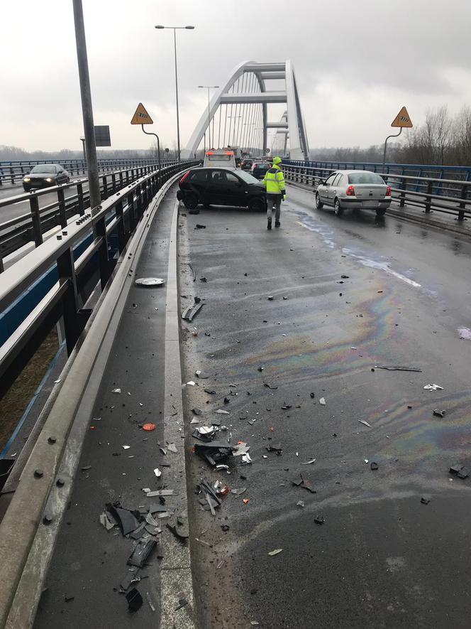 Kolizja na moście gen. Zawackiej - znamy ustalenia policji