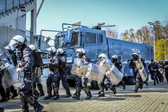 Tak policjanci przygotowują się do starć z pseudokibicami