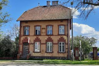 Poczta Polska sprzedaje nieruchomości na Warmii i Mazurach. Domy i działki w atrakcyjnych cenach [ZDJĘCIA]