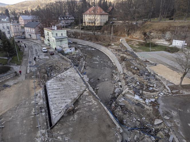 Tak wygląda Lądek Zdrój kilkadziesiąt dni po powodzi. Poruszająca relacja Anny Lubczyńskiej