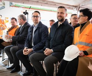Wielkie chińskie maszyny TBM drążą najdłuższy tunel kolejowy w Polsce