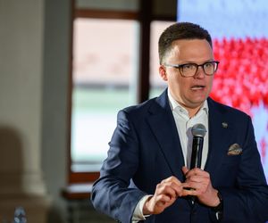 Szymon Hołownia podczas spotkania z mieszkańcami Tarnowa