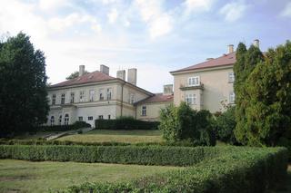 To jedna z najpiękniejszych rezydencji w Małopolsce. Urodził się w niej pierwszy prezes Polskiego Czerwonego Krzyża
