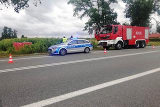 Młody kierowca BMW nie żyje. Jego pasażerka ciężko ranna. Tragiczny wypadek pod Łowiczem