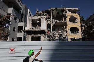 Wojna Izrael - Iran wchodzi w nowy etap. Mieszkańcy uciekają do schronów przed atakami rakietowymi