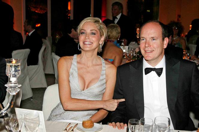 Sharon Stone pociesza księcia Monako?! 