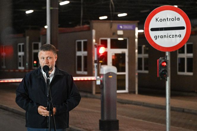 Terespol. Konferencja prasowa ministra Marcina Kierwińskiego.