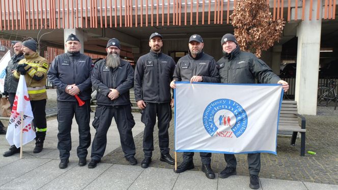 Protest służb mundurowych w Gdańsku! Na miejscu kilkuset funkcjonariuszy z Pomorza 