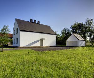 Dom jak wiejska zagroda - nowoczesny, ale w dawnym stylu