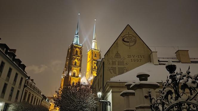 Ostrów Tumski we Wrocławiu w zimowej odsłonie. To miejsce trzeba odwiedzić [zdjęcia]