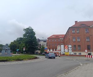 Estakada na Rynkiem w Chorzowie wyłączona z ruchu. Miasto czeka drogowy paraliż