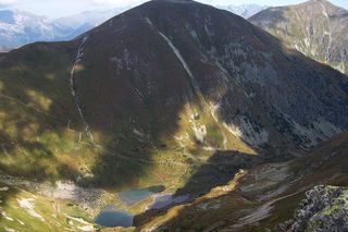 Tatry nie tylko na majówkę. Oto najlepsze szlaki turystyczne na Podhalu do wędrowania na wiosnę [GALERIA]