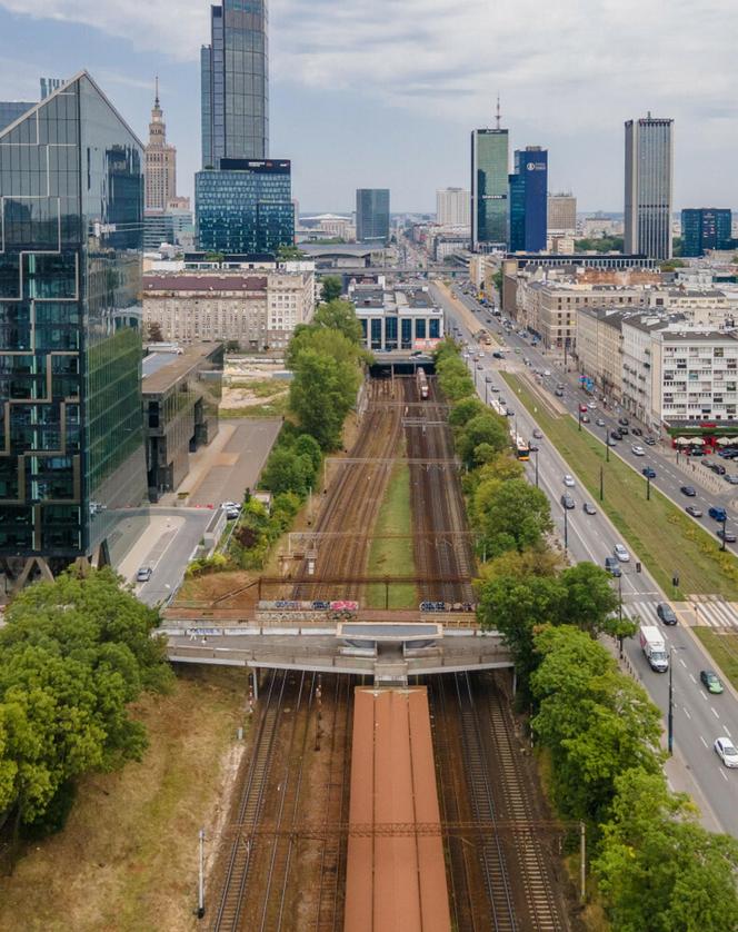 Koniec marzeń o szybkich remontach PKP w Warszawie. Zimny prysznic to mało powiedziane