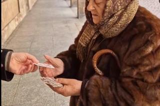 Wróżka z Torunia ze sporą wpadką. Nasz dziennikarz poprosił o wróżbę, ale dostał złą