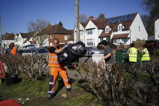 W. Brytania/ W Birmingham od miesiąca strajkują pracownicy wywożący śmieci, na ulicach szczury wielkości kota
