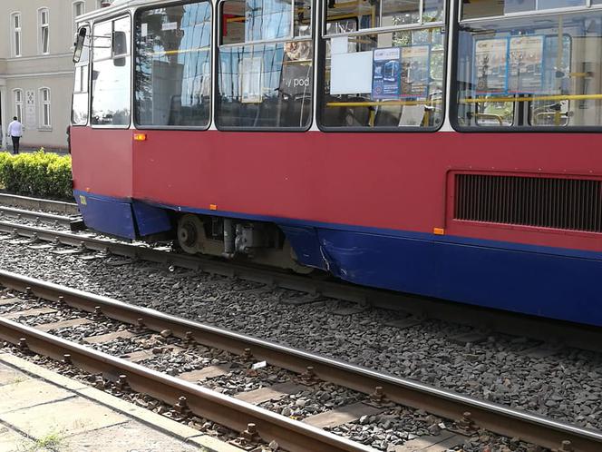 Wypadek na rondzie Jagiellonów w Bydgoszczy. Ruch tramwajów wstrzymany! [ZDJĘCIA]