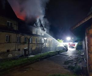 PILNE! Pożar budynku wielorodzinnego przy Robotniczej 14! Mieszkańcy ewakuowani