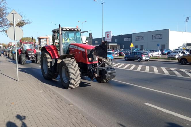 Rolnicy z powiatu protestowali pod starostwem w Grudziądzu [AUDIO, FOTO]