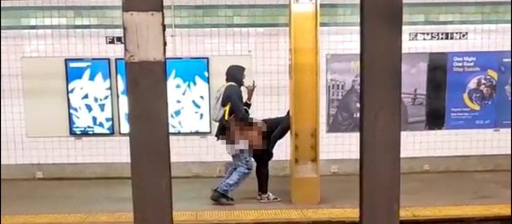 Przyłapani na seksie w metrze