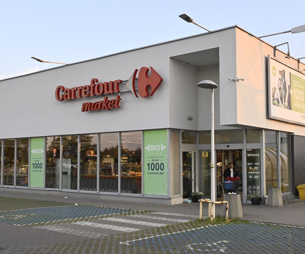 Carrefour może sprzedać biznes w Polsce. Ta sieć mogłaby przejąć sklepy