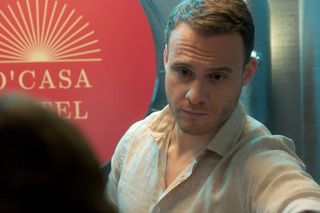 Kiedy ktoś kocha bardziej. Ateş, Leyla