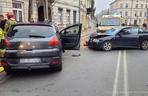 Śmiertelny wypadek w Piotrkowie Trybunalskim. Nie żyje kierowca peugeota [ZDJĘCIA].