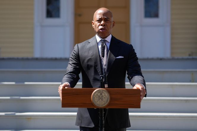 Burmistrz Nowego Jorku świętuje. Wolny od zarzutów wystartuje jako niezależny