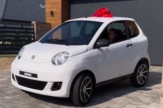 Gwiazdor M jak miłość kupił 14-letniej córce auto w prezencie. Internauci przypomnieli mu syna Sylwii Peretti