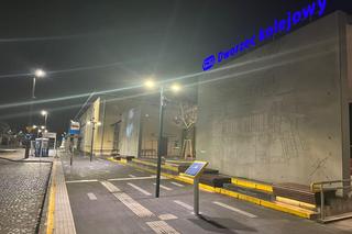 Dworzec PKP w Olsztynku wreszcie otwarty. Kasy są, ale biletów nie można kupić [ZDJĘCIA]