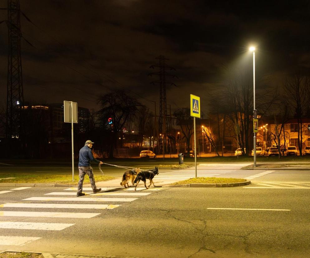 Trwają prace związane z doświetleniem kolejnych przejść dla pieszych w Katowicach