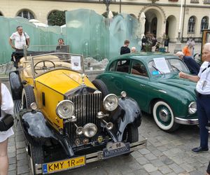 Parada zabytkowych samochodów