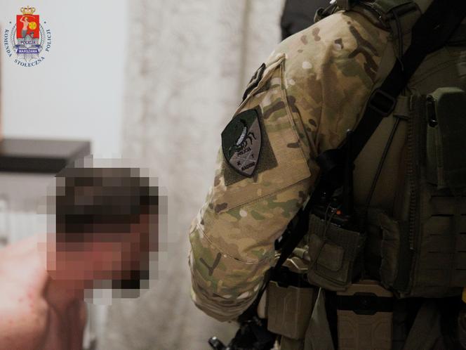 Szok pod Piasecznem. Udawali policjantów, okradli rodzinę z całego majątku. Wśród łupów pieniądze i biżuteria