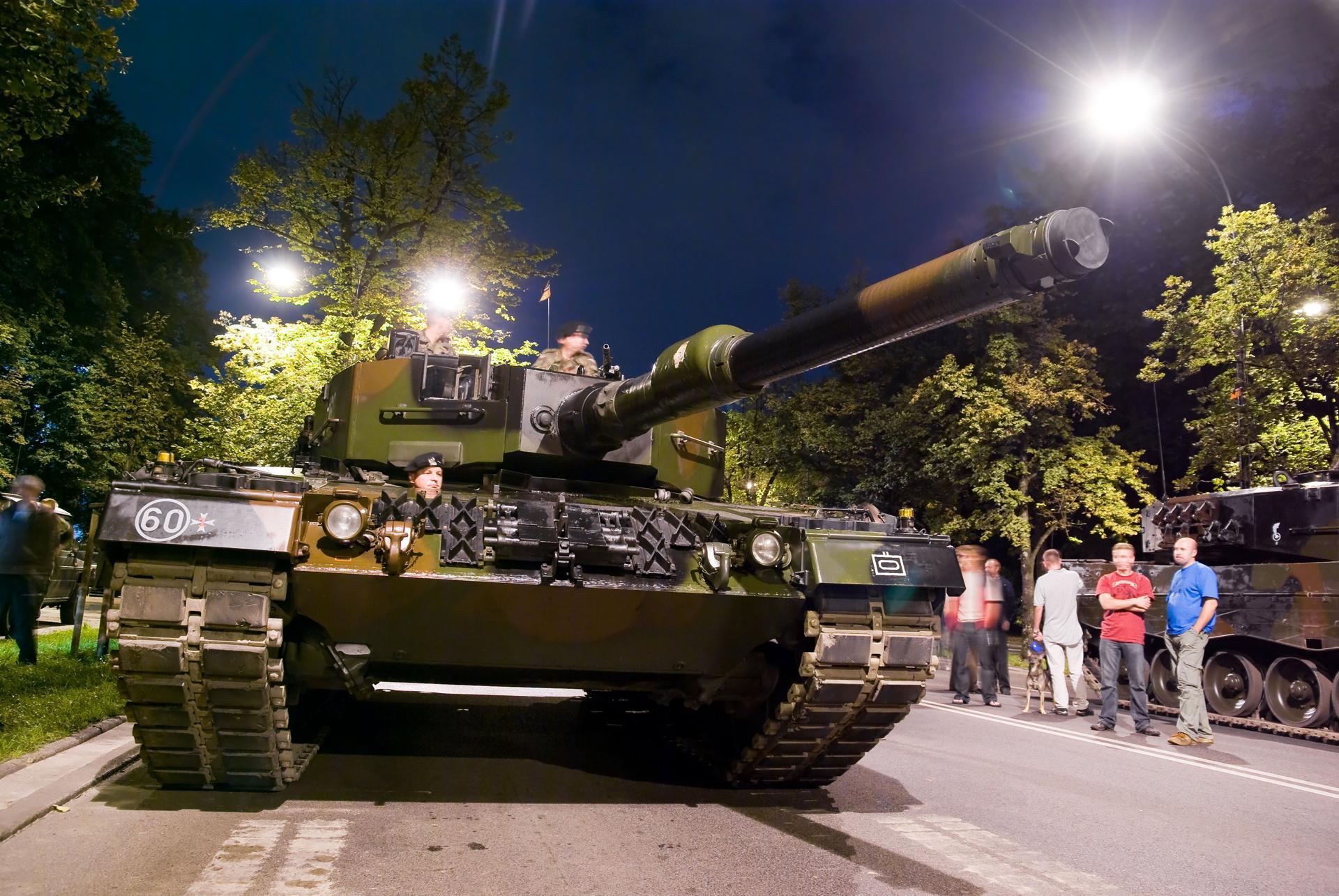 Szwajcarskie Leopardy 2A4