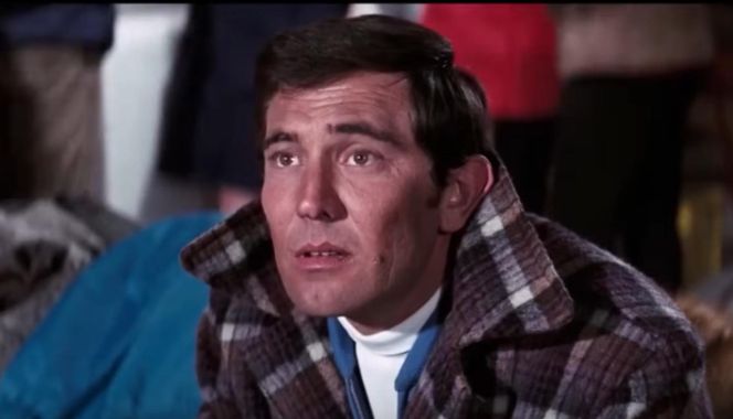 George Lazenby jako James Bond