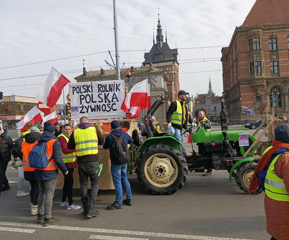 Protest rolników w Pomorskiem. Blokady na drogach krajowych i w centrum Gdańska [GALERIA]