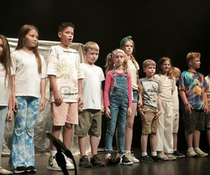 Spektakl na zakończenie warsztatów teatralnych w Teatrze Miejskim w Lesznie 