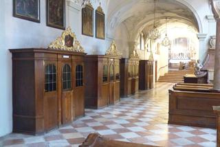 Koronawirus: Katedra Rzeszowska zachęca do spowiedzi. Konfesjonały zabezpiecza folią