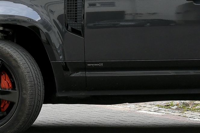 Agnieszka Woźniak-Starak zamieniła eko elektryczna Teslę na potężnego Defendera za 400 tyś.