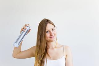 Suchy szampon: jak działa i jak go używać?