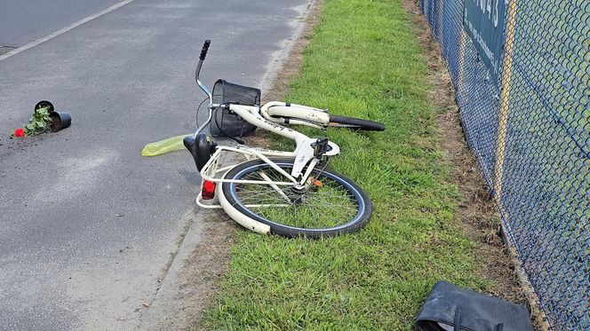 Samochód huknął w rowerzystkę! Kobieta nie przeżyła. Wszystko się nagrało