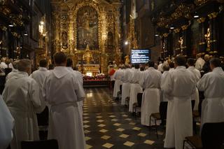 Diecezja Opolska ma 80 nowych szafarzy komunii świętej