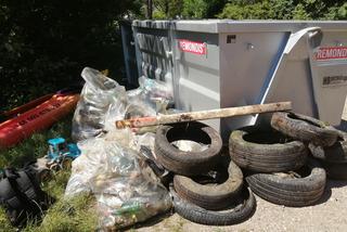 Czyszczenie Łyny z kajaków na start wakacji