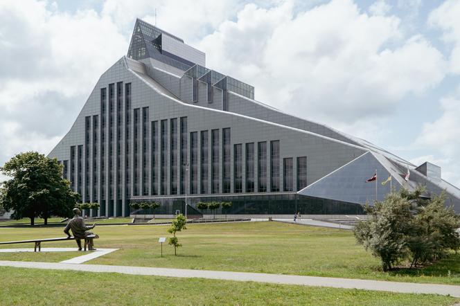 Biblioteka Narodowa Łotwy w Rydze - byliśmy w środku. Zobacz zdjęcia budynku w kształcie góry